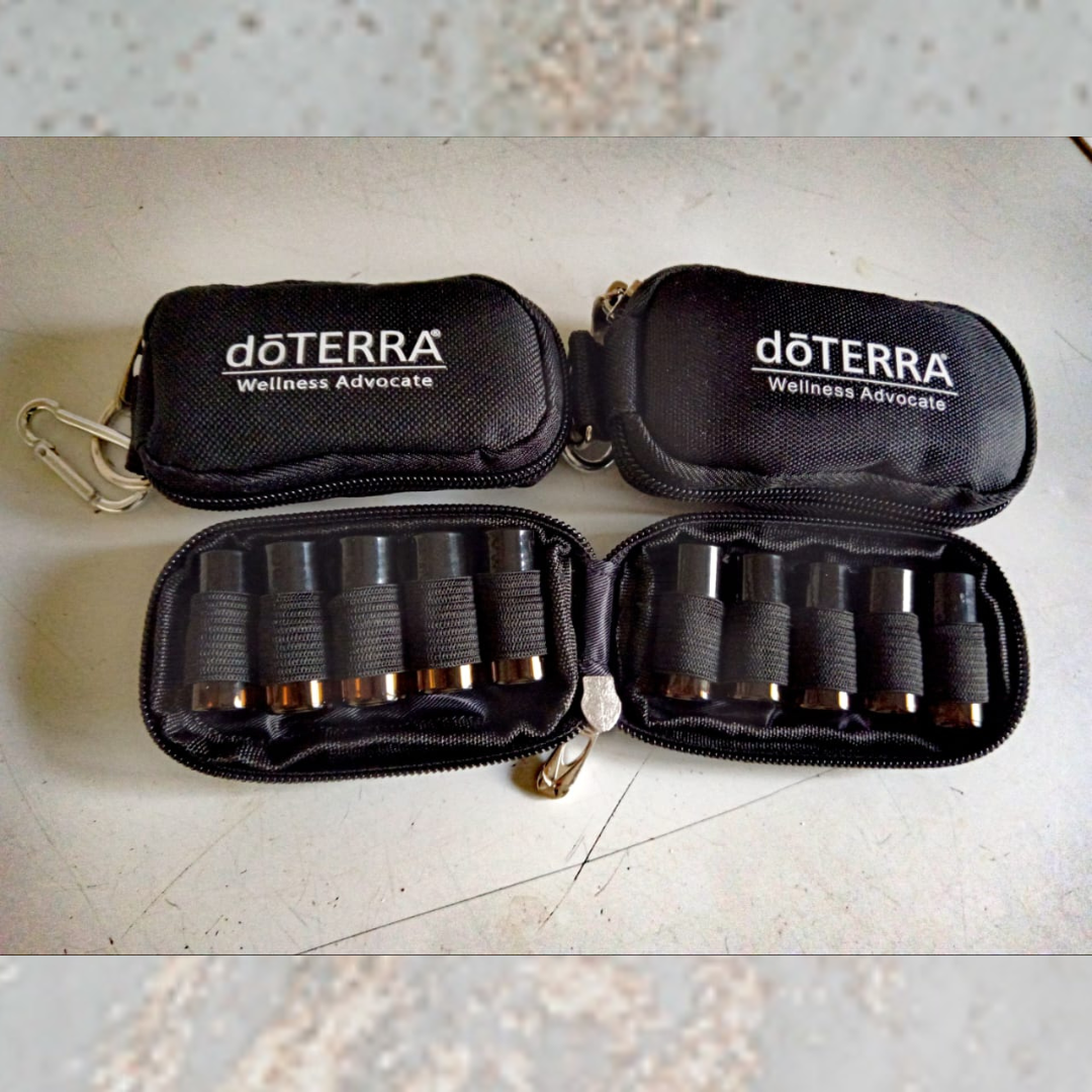 Keyring with 10 x 2ml roller bottles